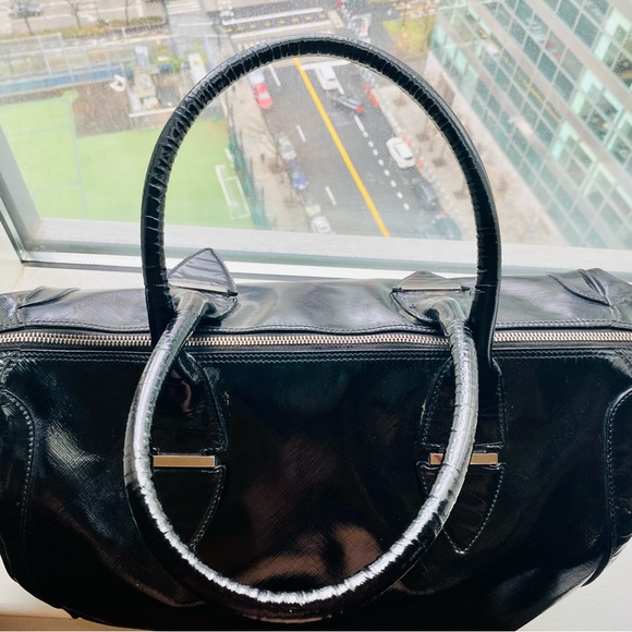 Salvatore Ferragamo Large “speedy” style patent leather bag - Picture 12 of 16